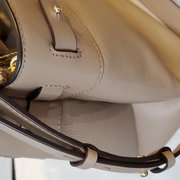 Michael Kors Large Gramercy Satchel - Picture 6 of 11